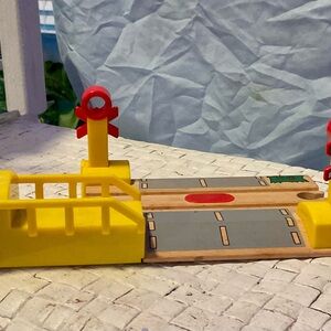 Kids Train Crossing Playset with Yellow and Gray Design